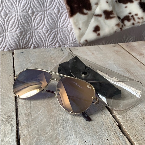 Quay x Desi High Key sunglasses - Picture 3 of 7